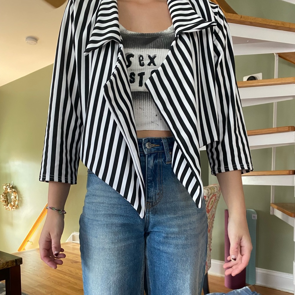 Striped quarter sleeve blazer
